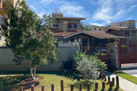 Casa à venda com 3 quartos, sendo 1 suíte, com vista deslumbrante em Recreio Maristela, Atibaia
