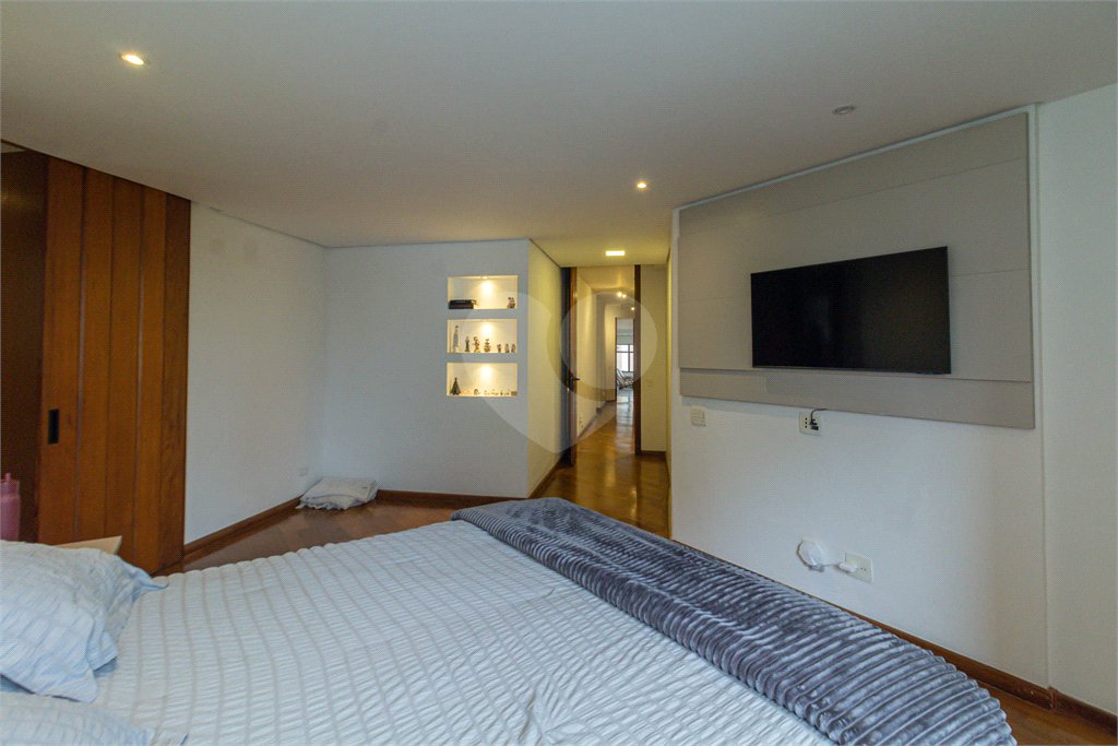 Apartamento à venda com 4 quartos, sendo 3 suítes, em Campo Belo, São Paulo, SP