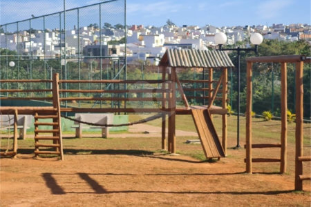 Casa à venda com 3 quartos, sendo 1 suíte, no condomínio Horto Florestal Villagio, Sorocaba - SP