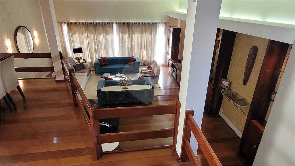 Sobrado à venda com 4 quartos, sendo 3 suítes, em Brooklin Paulista, São Paulo, SP