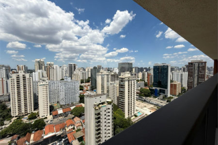 Apartamento à venda com 3 suítes em Campo Belo, São Paulo, SP