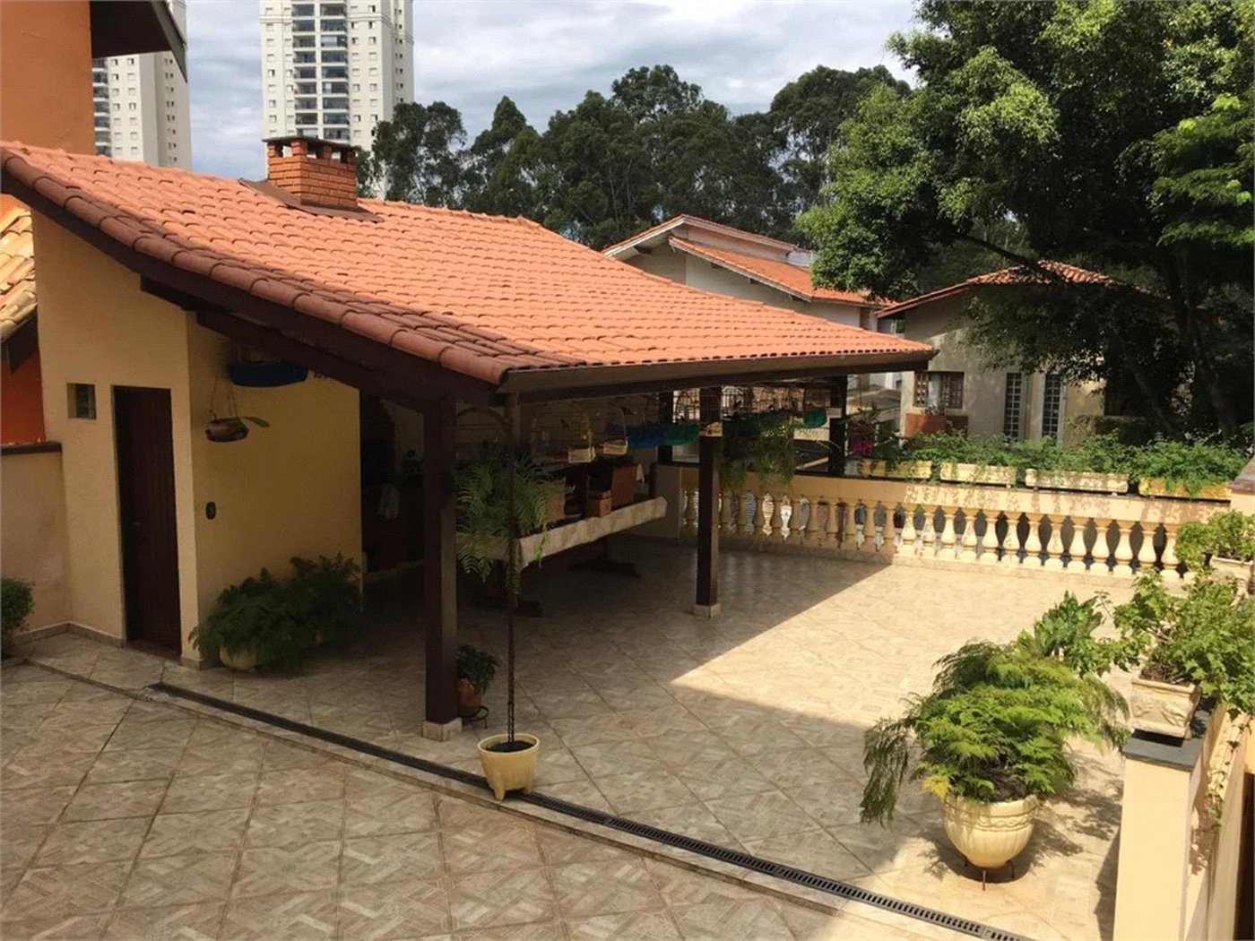 Casa à venda com 4 quartos, sendo 2 suítes, em Vila Suzana, São Paulo, SP