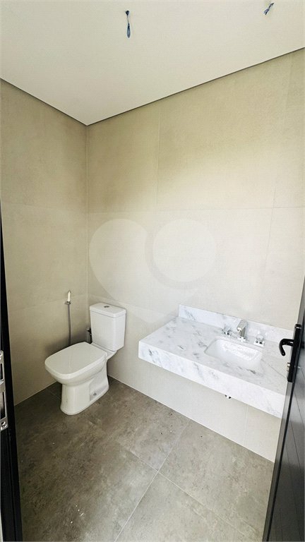 Casa à venda com 3 suítes no condomínio Santa Isabel I, Louveira - SP