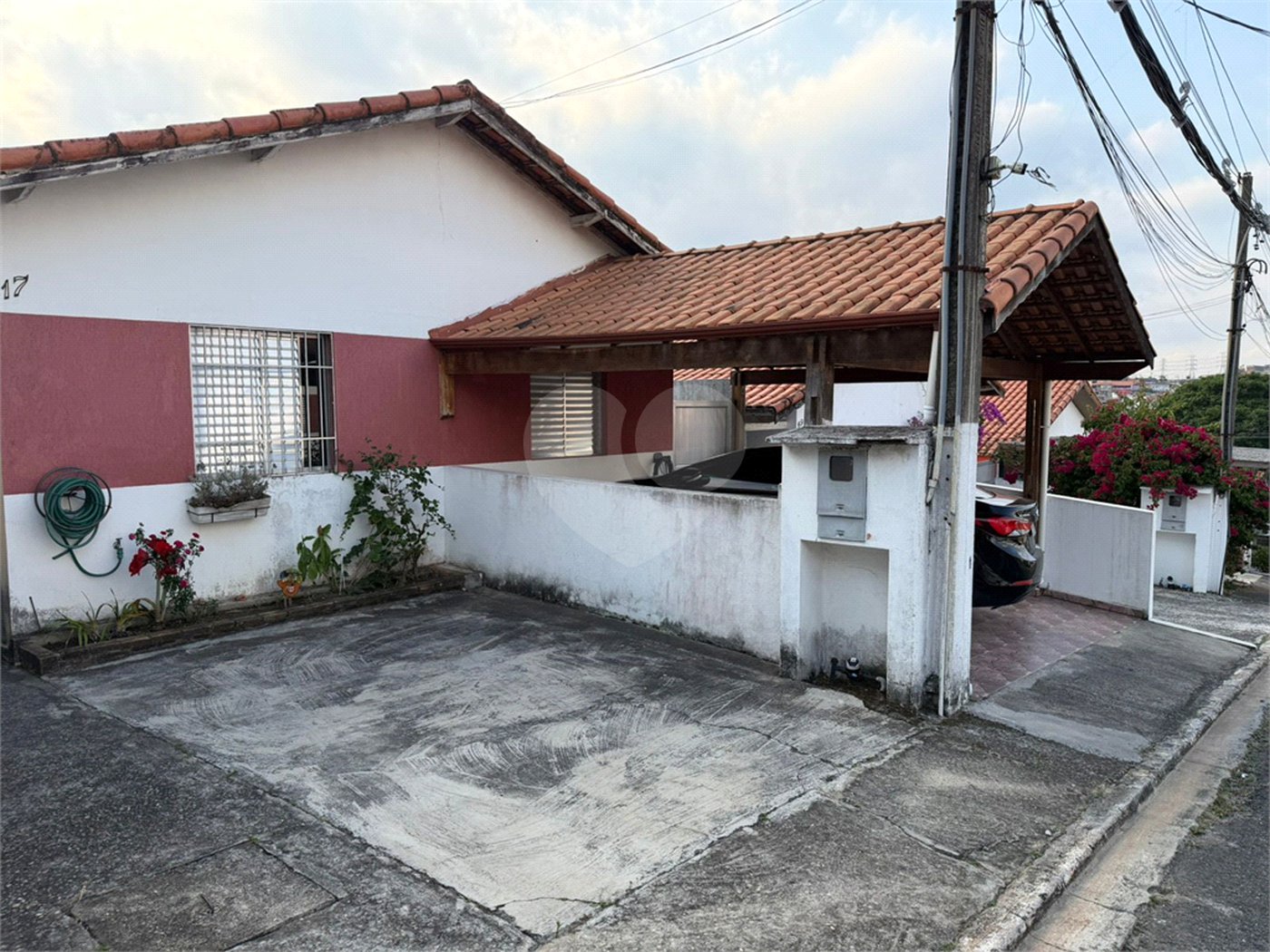 Casa à venda com 2 quartos no condomínio Residencial Bari, Itaquaquecetuba - SP