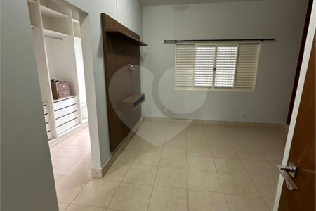 Casa à venda com 3 quartos, sendo 1 suíte, em Jardim Santa Marta, Cuiabá, MT