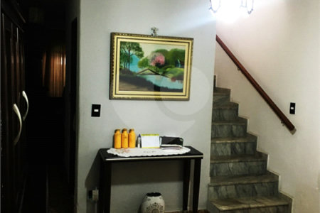 Sobrado à venda com 4 quartos, sendo 1 suíte,  em Vila Gomes, São Paulo, SP