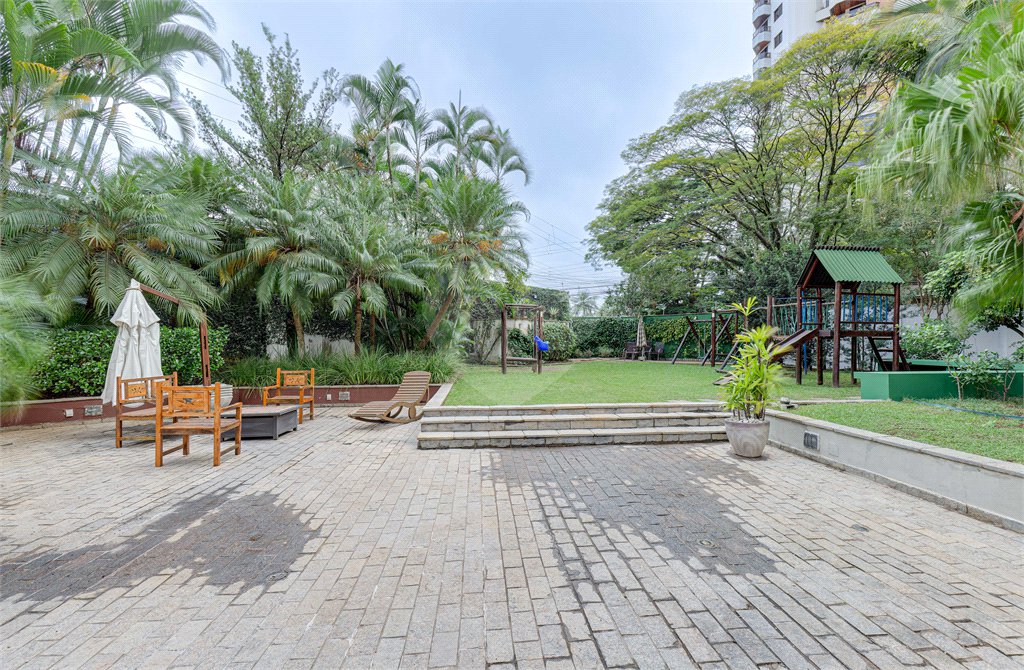 Apartamento à venda com 3 suítes em Campo Belo, São Paulo, SP