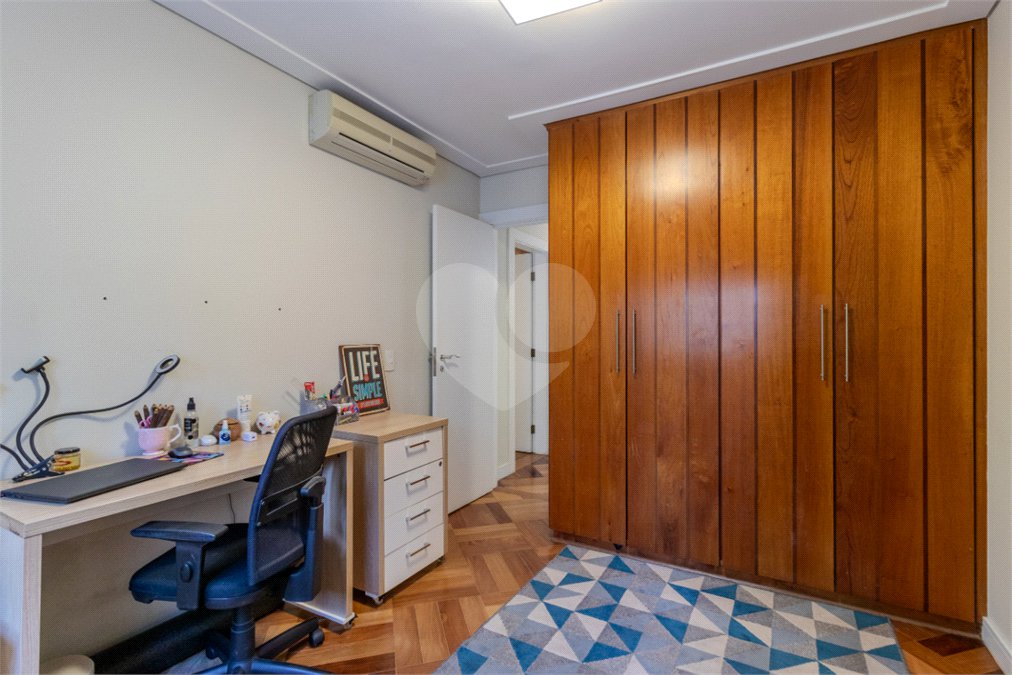 Casa à venda com 5 quartos, sendo 3 suítes, no condomínio Boulevard Saint Michael, São Paulo - SP