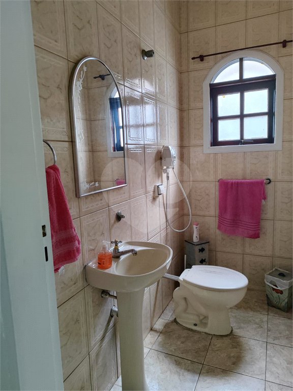 Casa à venda com 4 quartos, sendo 1 suíte, em Jardim Leila, Guarulhos, SP