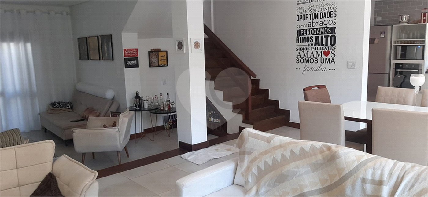 Sobrado à venda com 5 quartos, sendo 3 suítes, em Serra da Cantareira, Mairiporã, SP