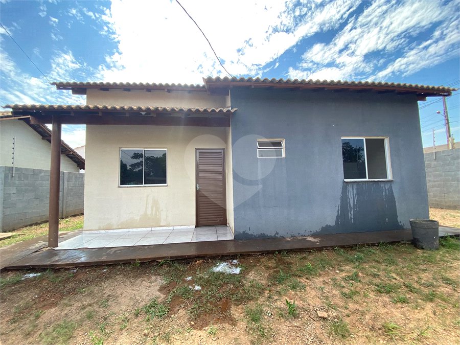 Casa Térrea à venda com 2 quartos em Petrópolis, Várzea Grande, MT