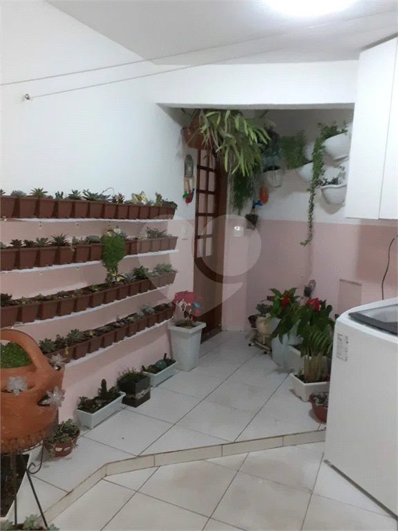 Casa com 260m² , 3 pavimentos , 6 dormitórios , 1 suíte , 3 vagas , a venda no Itaim Paulista.