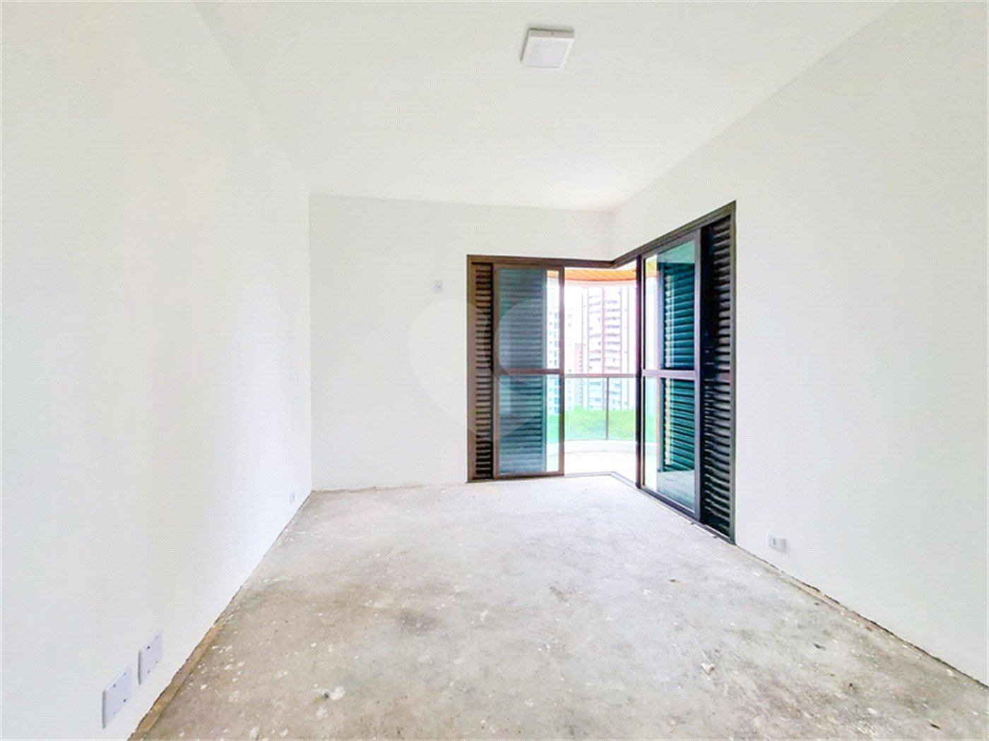 Apartamento à venda com 4 suítes em Vila Suzana, São Paulo, SP
