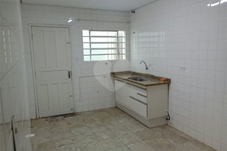 Casa à venda com 4 quartos, sendo 1 suíte, em Vila Rosa, Itapetininga, SP