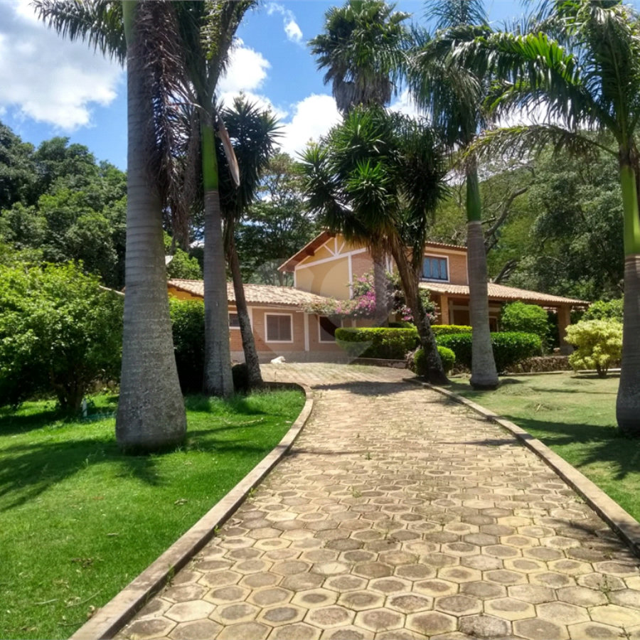 Chácara à venda com 4 quartos, sendo 1 suíte, em Bairro dos Pires, Extrema, MG