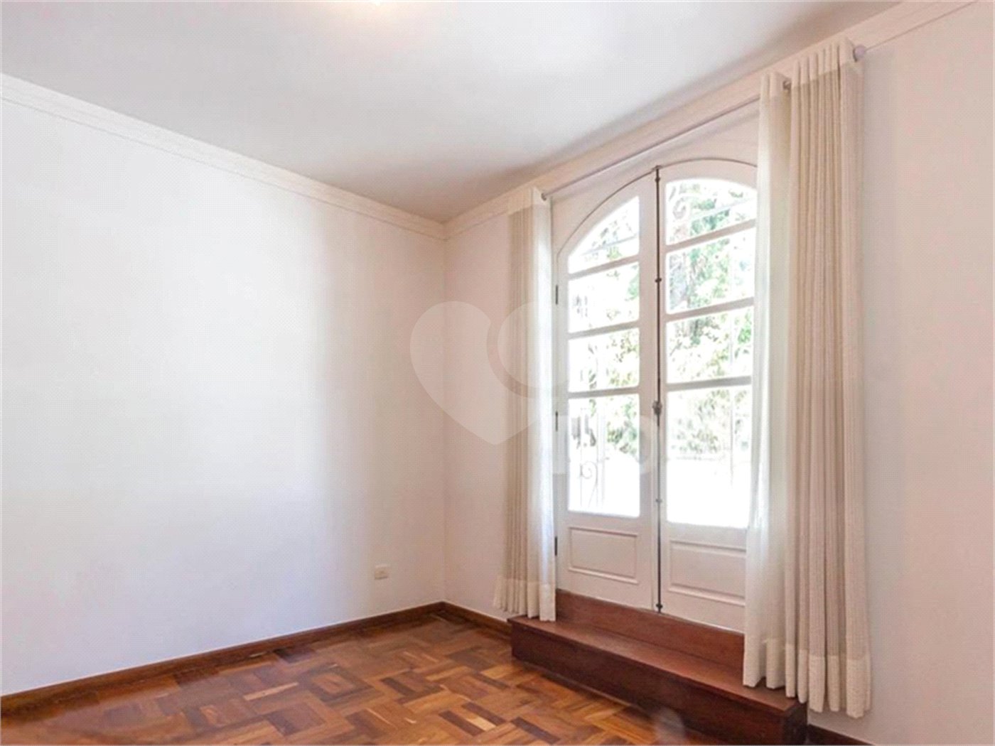Casa à venda com 4 quartos, sendo 2 suítes, em Vila Morumbi, São Paulo, SP