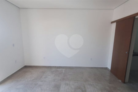 Casa de Vila à venda com 2 suítes em Wanel Ville, Sorocaba, SP