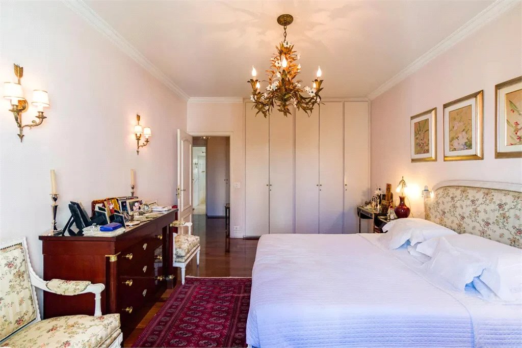 Apartamento à venda com 4 quartos, sendo 2 suítes, em Real Parque, São Paulo, SP