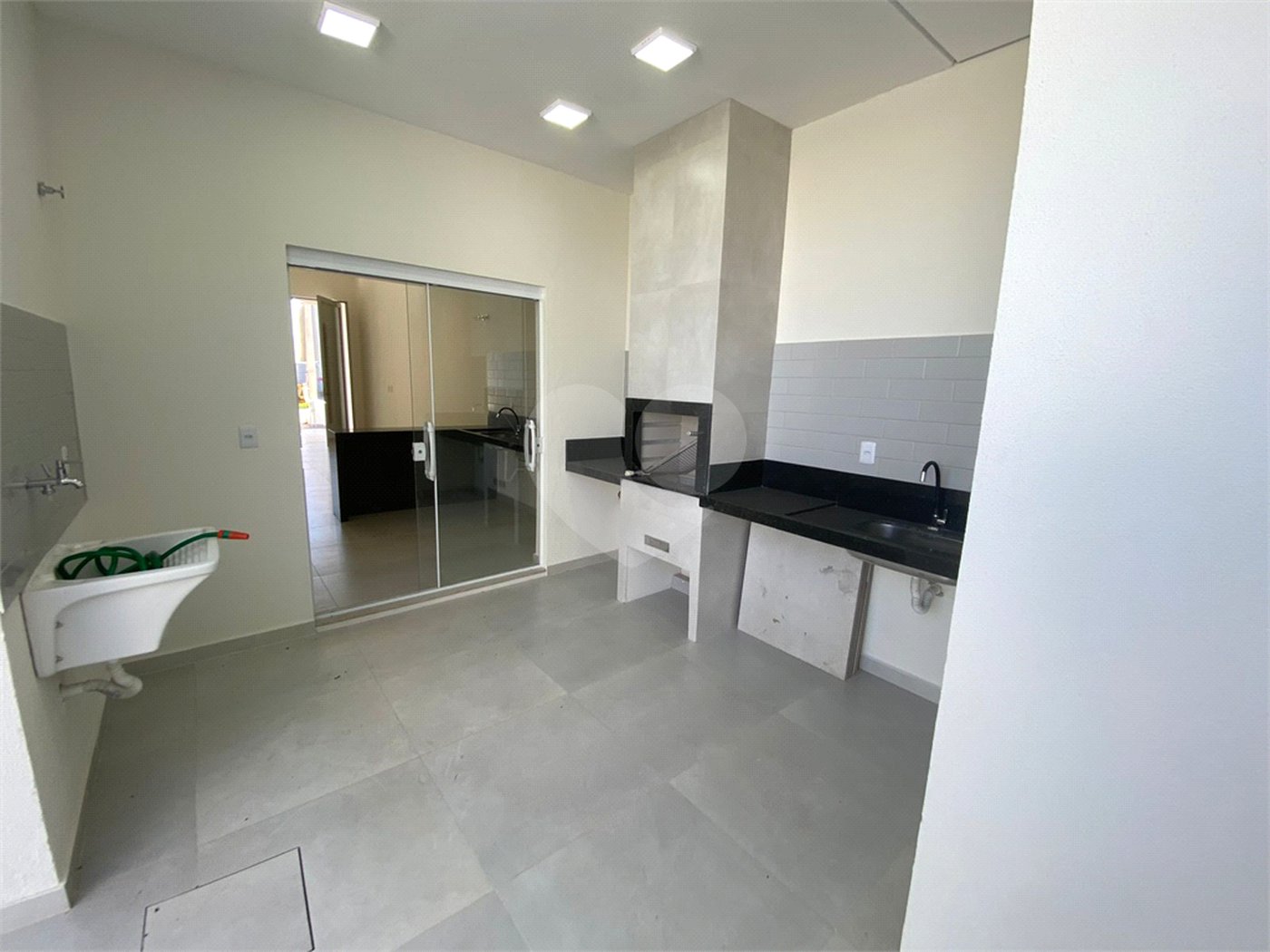 Casa à venda com 3 quartos, sendo 1 suíte, no condomínio Horto Florestal Villagio, Sorocaba - SP