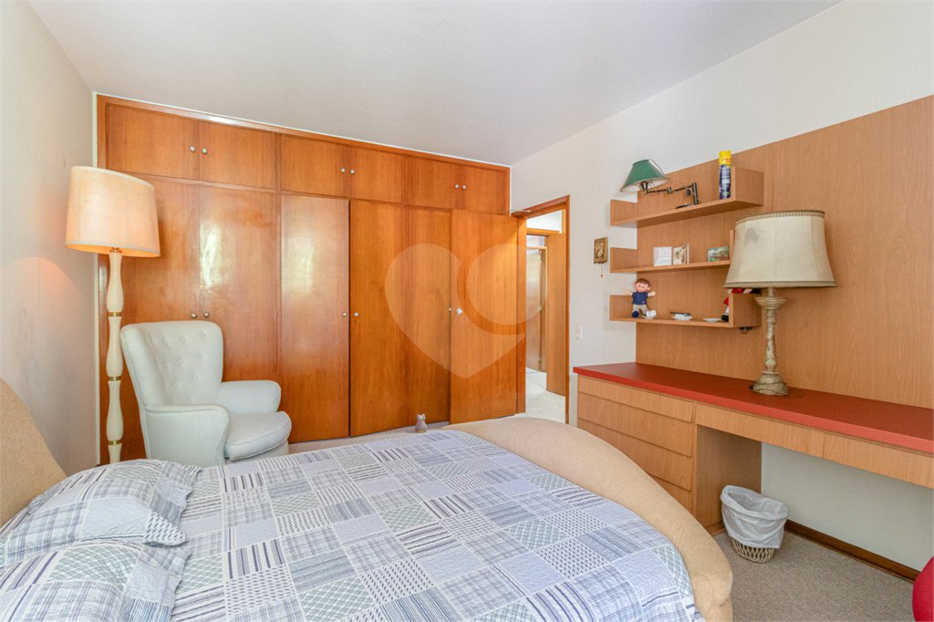 Casa Térrea à venda com 4 quartos, sendo 2 suítes, em Alto de Pinheiros, São Paulo, SP