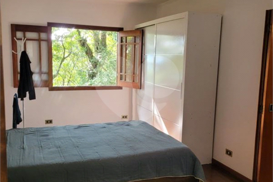 Casa à venda com 4 quartos, sendo 2 suítes, no condomínio Alpes da Cantareira, Mairiporã - SP