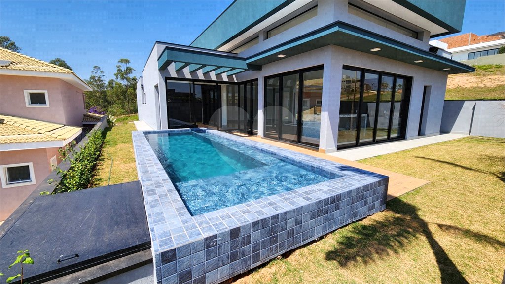 Casa à venda com 4 suítes no condomínio Campos de Santo Antônio II, Itu - SP