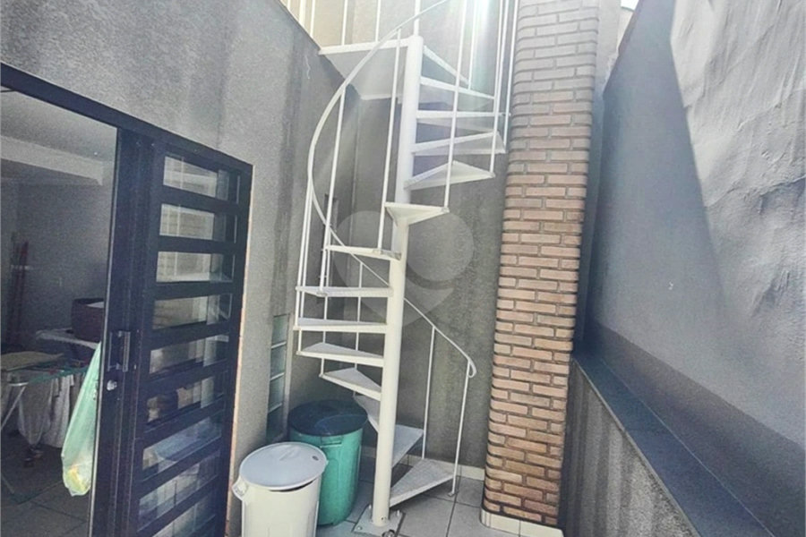 Sobrado à venda com 4 quartos, sendo 1 suíte, em Parque Vitória, São Paulo, SP