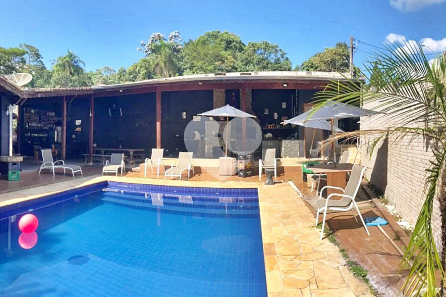 Casa à venda com 4 suítes no condomínio Sausalito, Mairiporã - SP