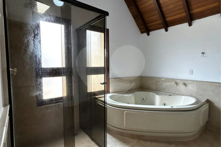 Casa à venda ou para alugar com 4 suítes no condomínio Vilaggio Monte Alegre, São Paulo - SP