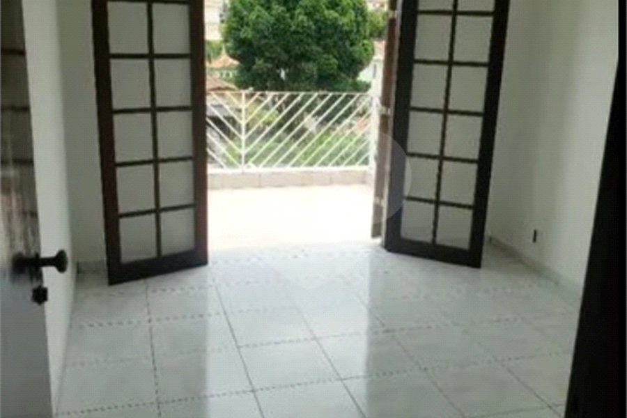 Sobrado à venda com 4 quartos, sendo 1 suíte, em Tremembé, São Paulo, SP