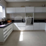 Casa à venda com 3 suítes no condomínio Figueira Garden, Atibaia - SP
