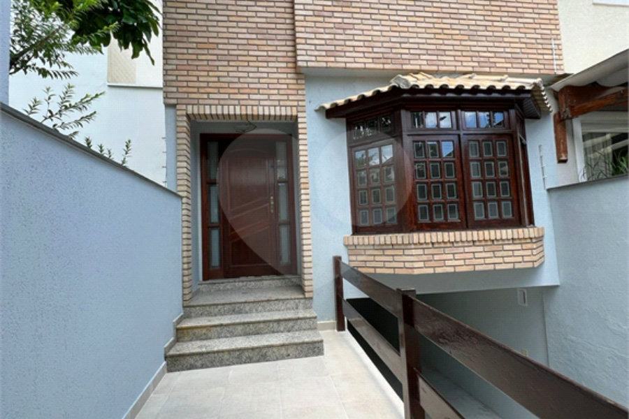 Sobrado à venda com 3 quartos, sendo 1 suíte, em Tremembé, São Paulo, SP