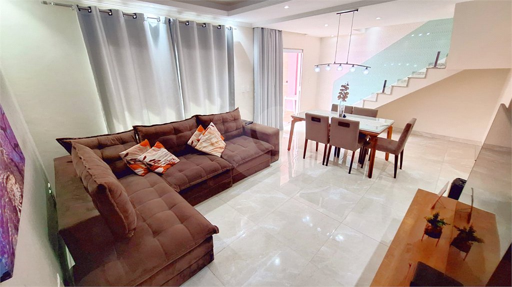 Casa à venda com 3 quartos, sendo 2 suítes, no condomínio Residencial West Green, Rio de Janeiro - RJ