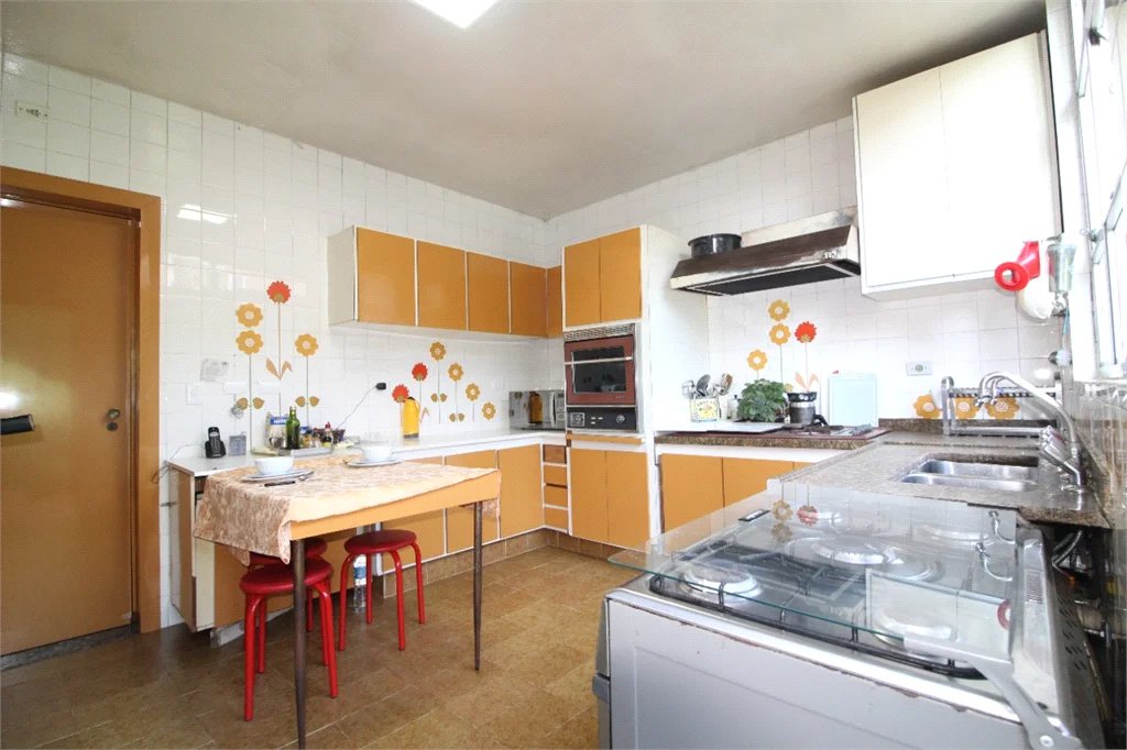 Casa à venda com 4 suítes em Jardim Leonor, São Paulo, SP