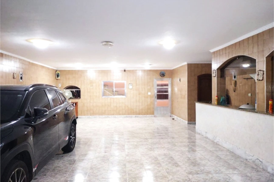 Casa à venda com 3 quartos, sendo 1 suíte, no condomínio Vila Paiva, São Paulo - SP