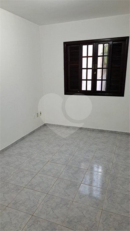 Sobrado à venda com 3 quartos, sendo 1 suíte, em Vila Suissa, Mogi das Cruzes, SP