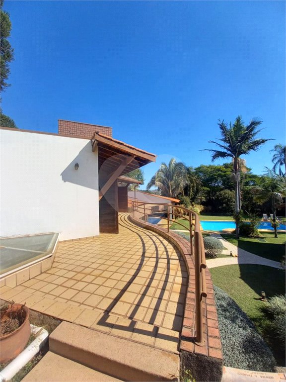 Casa à venda com 5 quartos, sendo 2 suítes, no condomínio Estância Marambaia, Vinhedo - SP