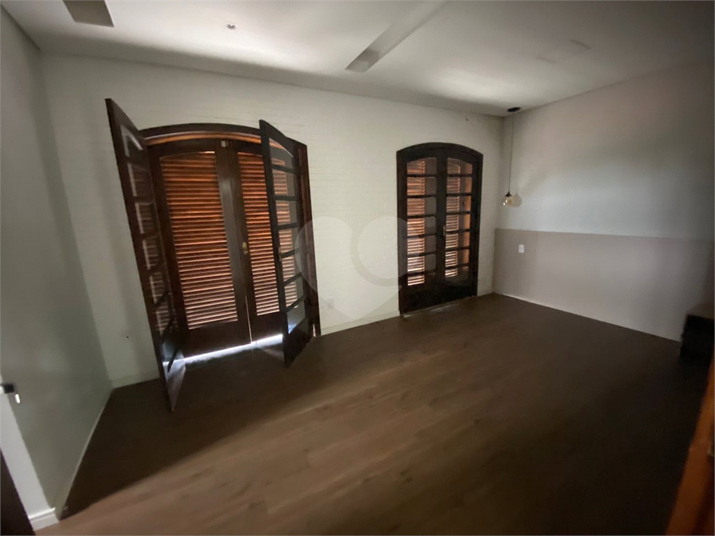 Casa à venda com 4 suítes em Vila Suissa, Mogi das Cruzes, SP