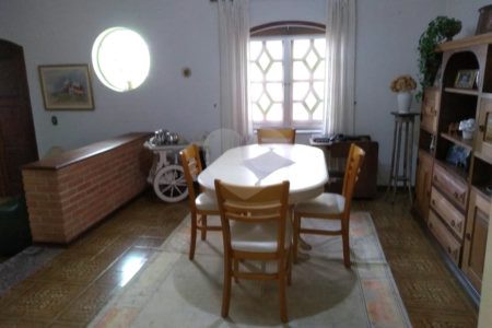Casa à venda com 3 quartos, sendo 1 suíte, no Centro, Vinhedo, SP