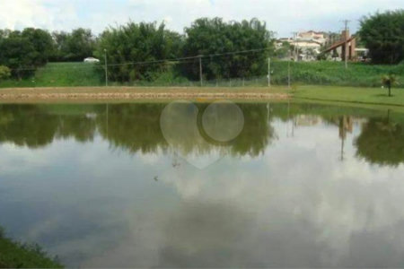 Casa à venda com 3 quartos, sendo 1 suíte, no condomínio Residencial Delle Stelle, Louveira - SP
