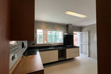 Casa para alugar com 3 quartos, sendo 1 suíte, no condomínio Res Villeneuve, São Paulo - SP