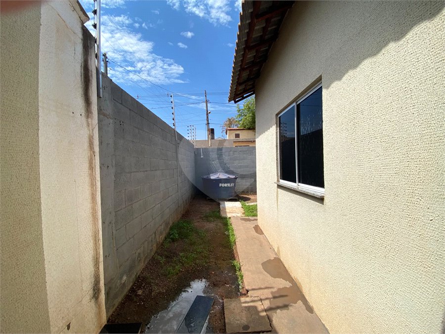 Casa Térrea à venda com 2 quartos em Petrópolis, Várzea Grande, MT