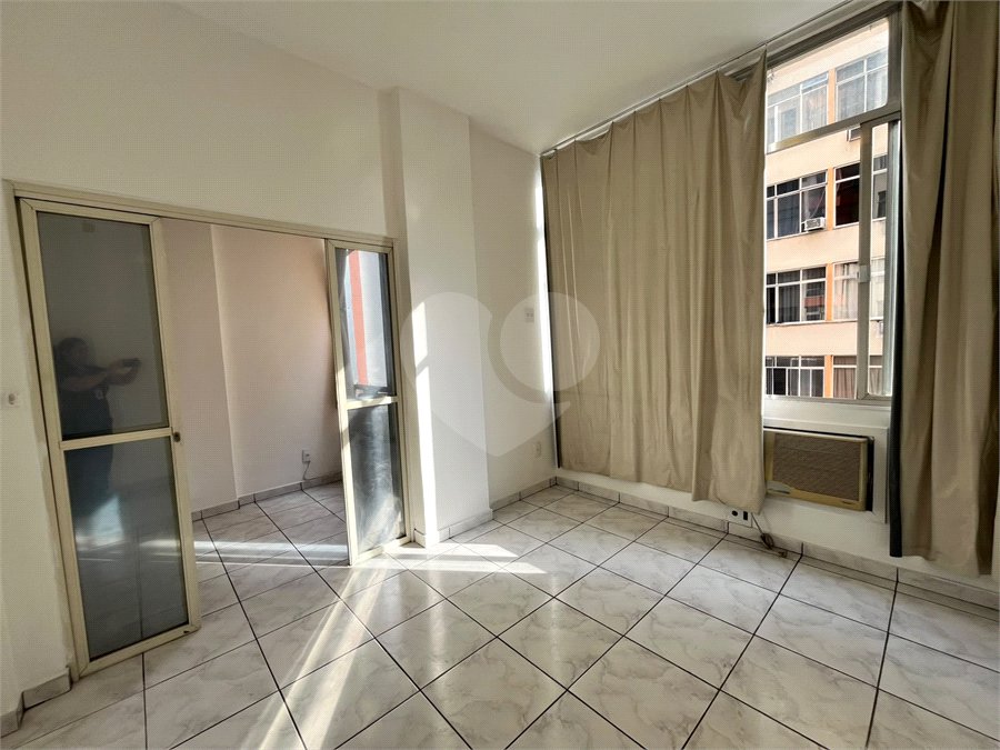 Apartamento à venda ou para alugar com 1 suíte no Centro, Rio de Janeiro, RJ