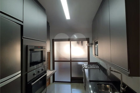 Apartamento à venda com 3 quartos, sendo 1 suíte, em Campo Belo, São Paulo, SP