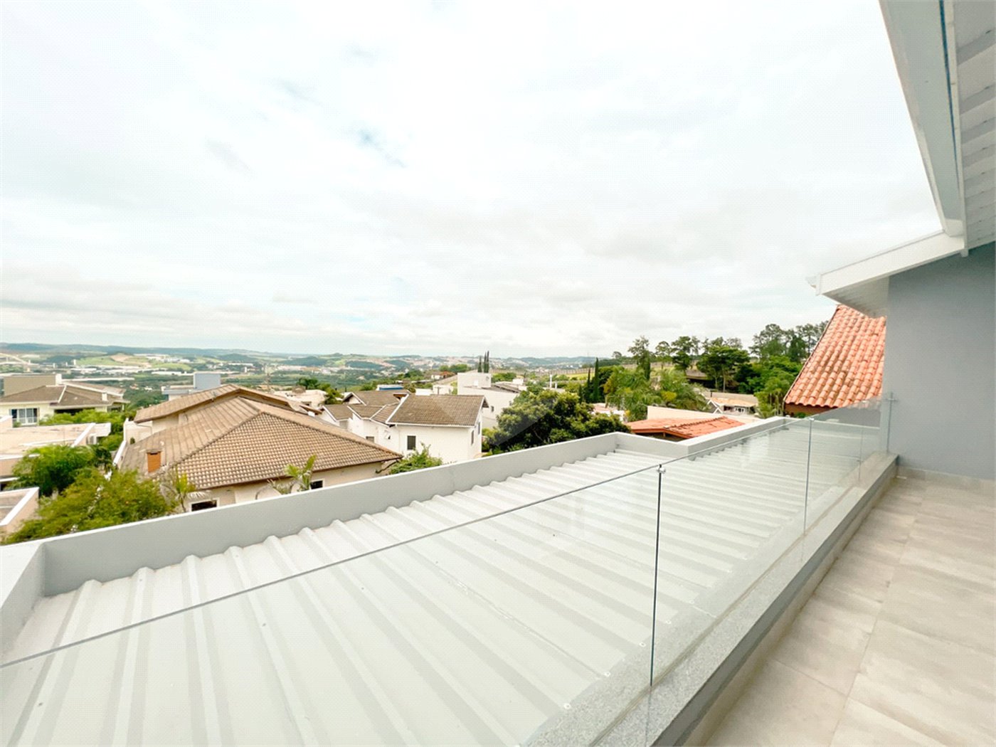 Casa à venda com 4 suítes no condomínio Alpes de Vinhedo, Vinhedo - SP