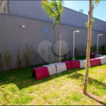 Apartamento mobiliado, novo, com 38m útil, ótima localização REF:903711