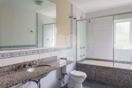 Casa para alugar com 4 suítes no condomínio Chácara Flora, São Paulo - SP