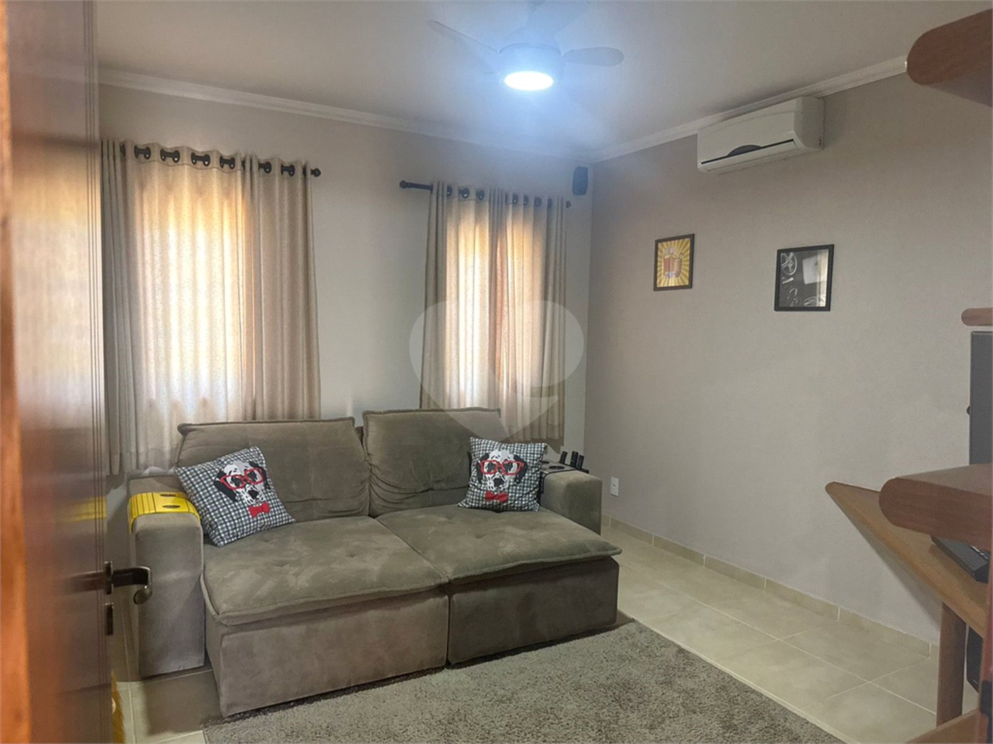 Casa à venda com 3 suítes no condomínio Terras de Mont Serrat, Salto - SP