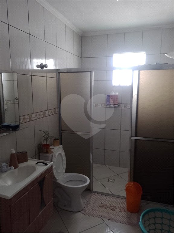 Casa térrea para venda, com 3 dormitórios, sendo 1 suíte.