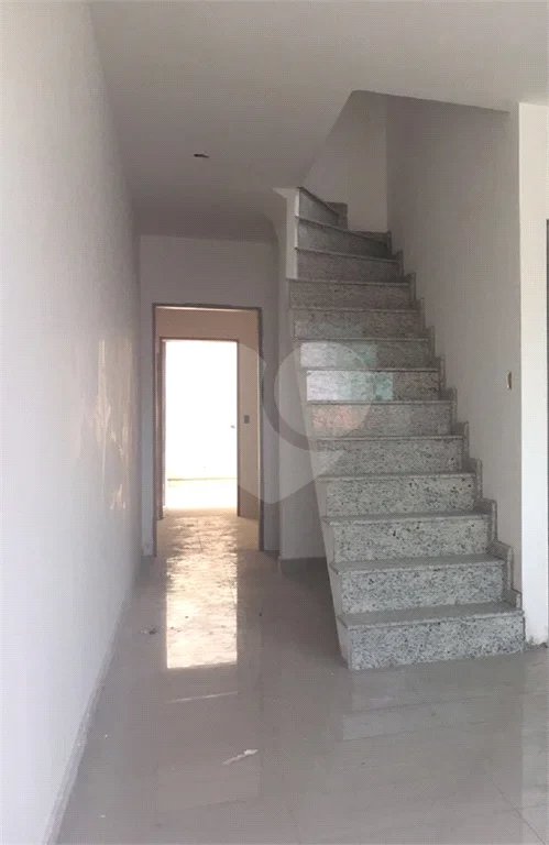 Sobrado à venda com 3 quartos, sendo 1 suíte, em Tremembé, São Paulo, SP